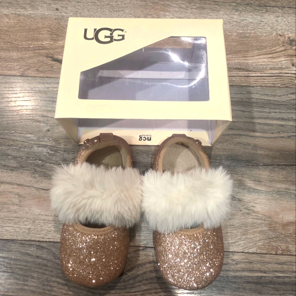 UGG Glitter Baby Shoes with Faux Fur Size 4/5